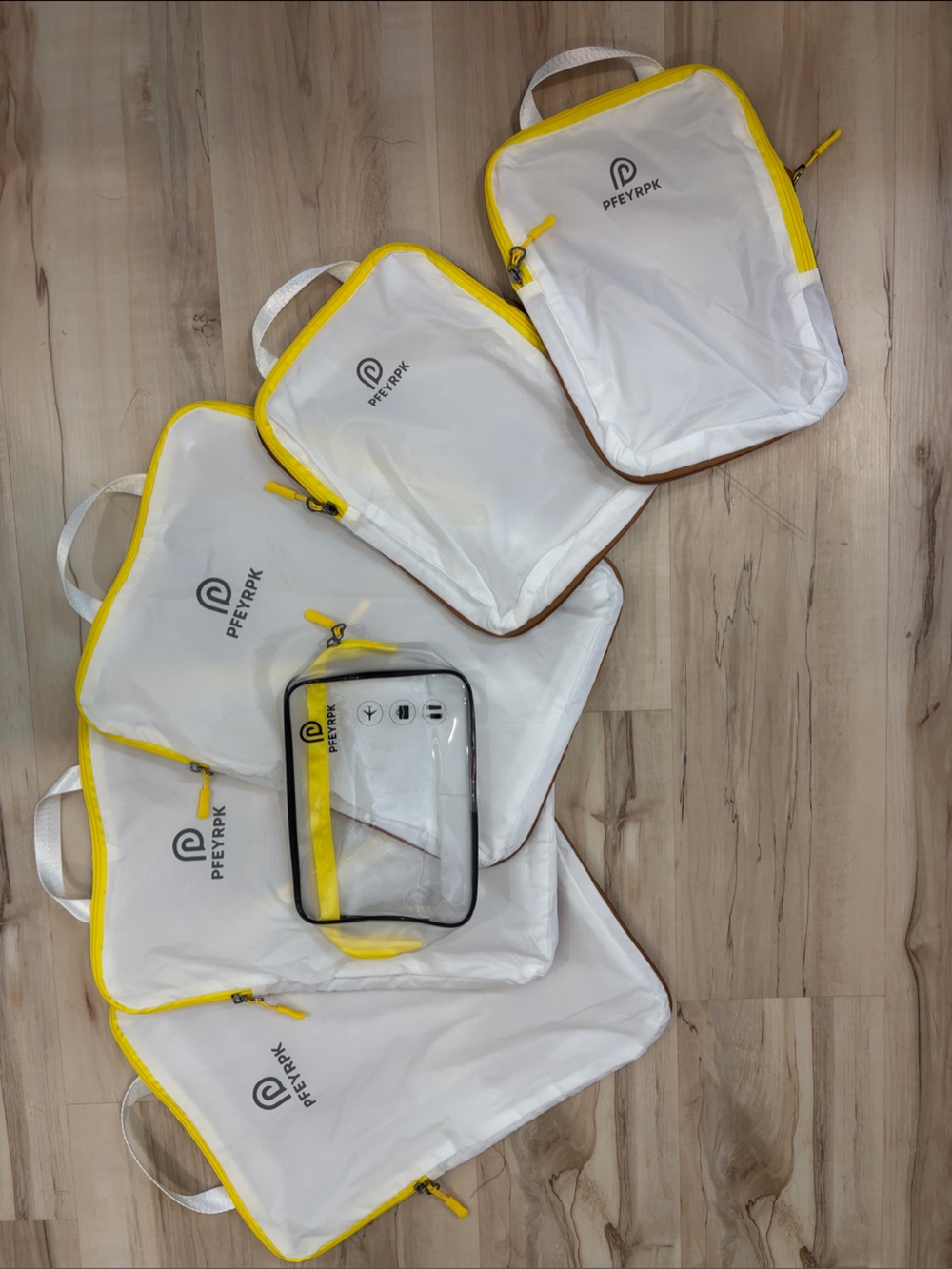 PEFYRPK White Packing Cubes with Yellow Trim (Set) of 7 pieces